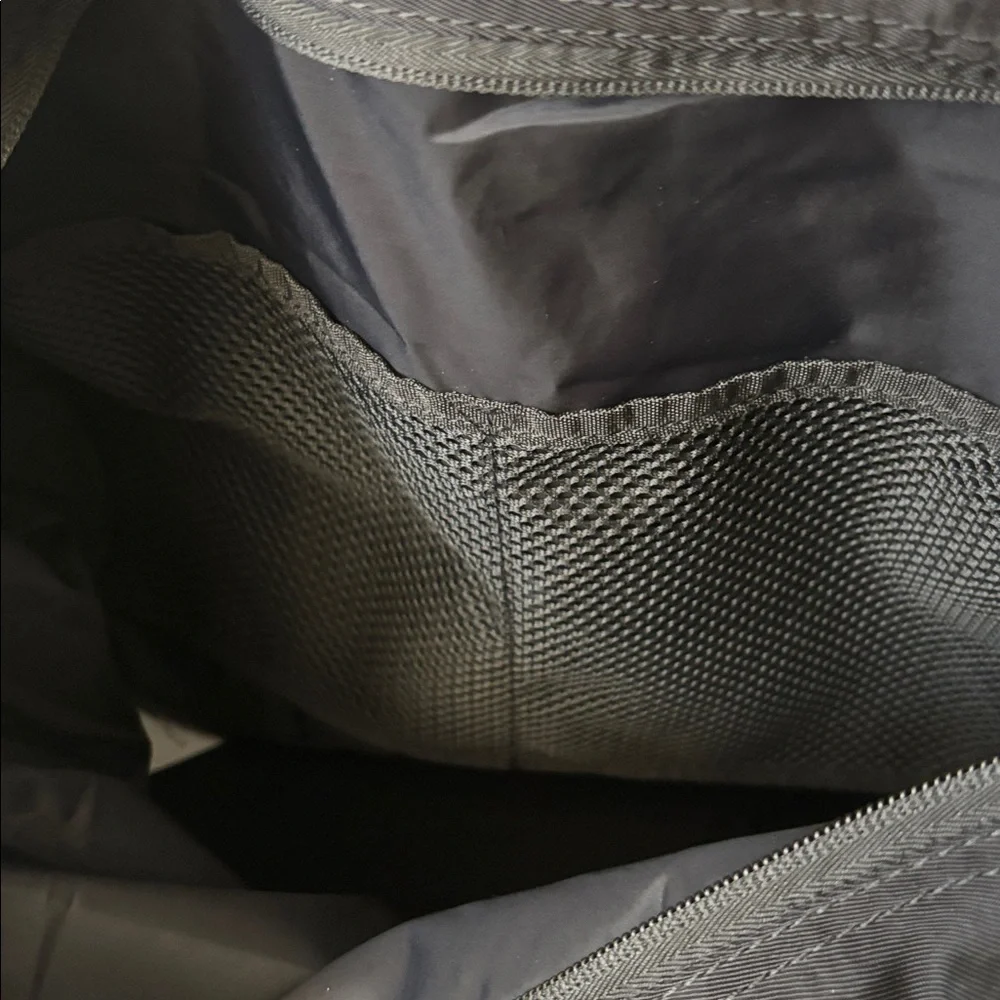Sale! Sale! NWT Fabletics Los Angeles CA Zippered and Lined Tote Bag